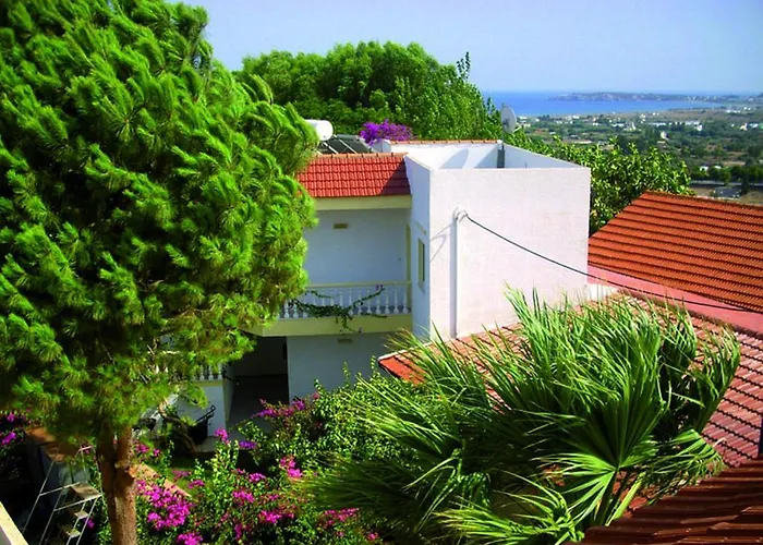 Helgas Paradise Hotel 3*