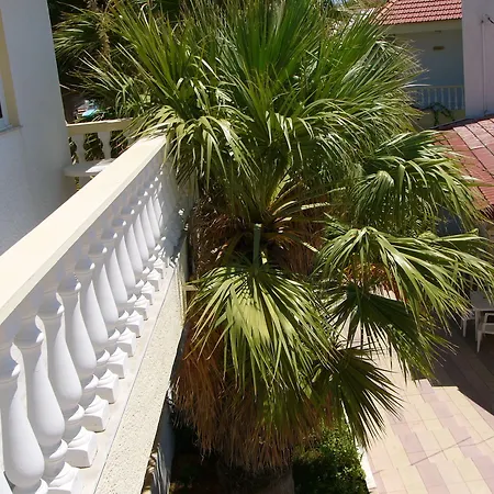 Hotel Helgas Paradise