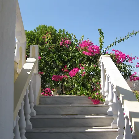 Helgas Paradise Hotel