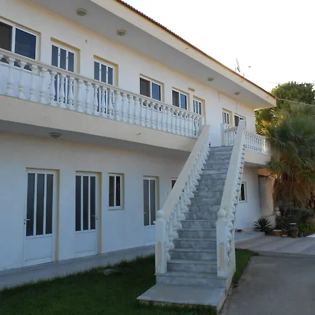 Szálloda Helgas Paradise Afándu