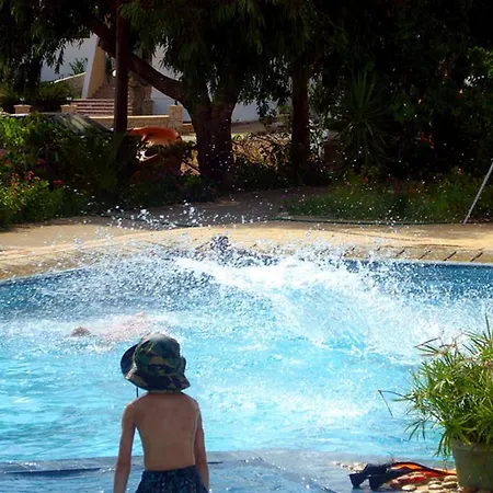 Helgas Paradise 3* Afándu