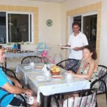 Hotel Helgas Paradise