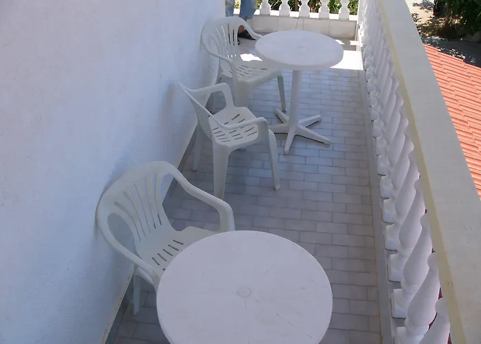 Helgas Paradise Hotel 3*