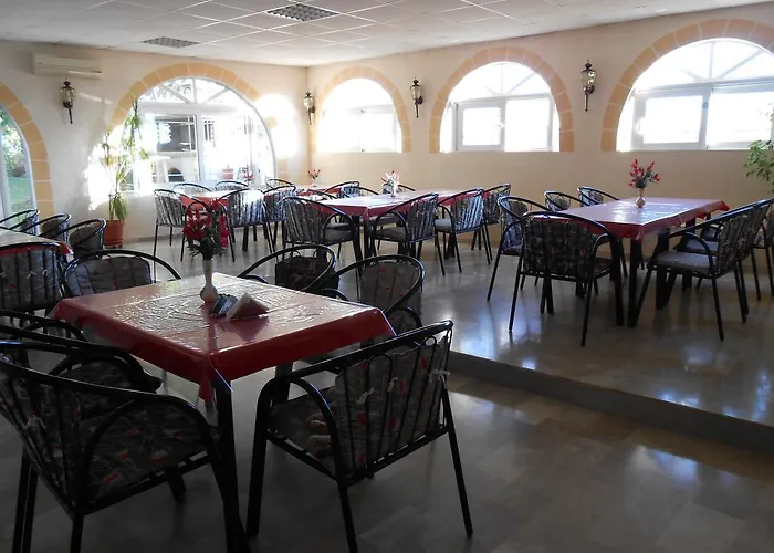 Otel Helgas Paradise 3*