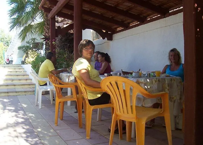 Helgas Paradise Afandu