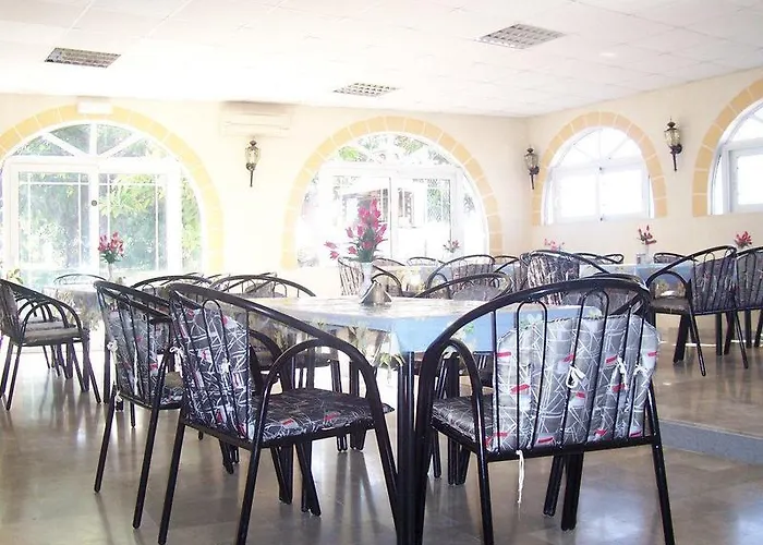 Helgas Paradise Hotel