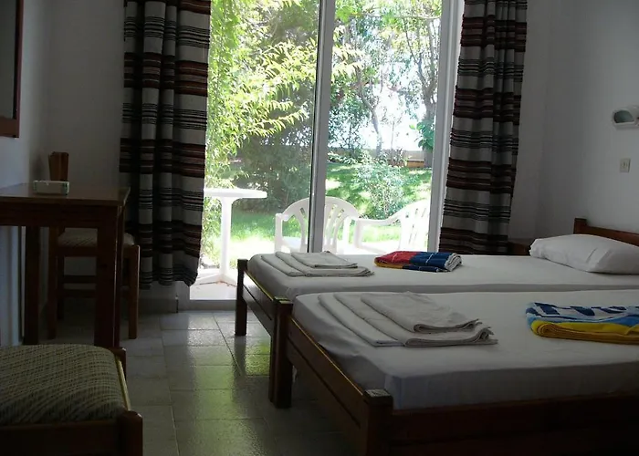 Helgas Paradise Hotel 3*