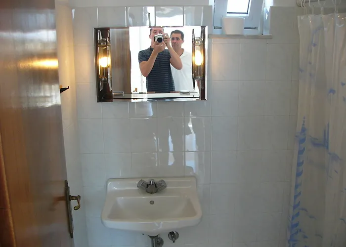 Hotel Helgas Paradise Afandu