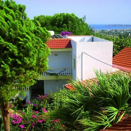 Helgas Paradise Hotel 3*