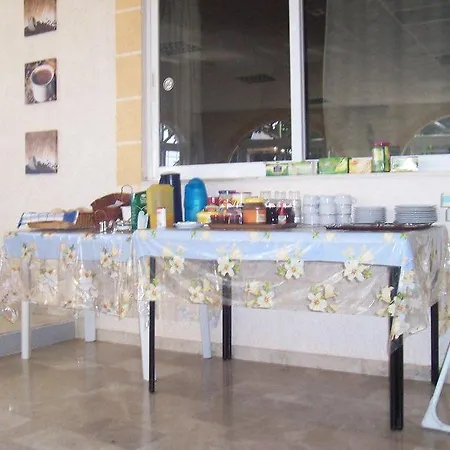 Helgas Paradise Hotel 3*